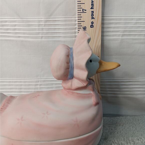 Charming Pink Duck Ceramic Basket - Picture 12 of 13